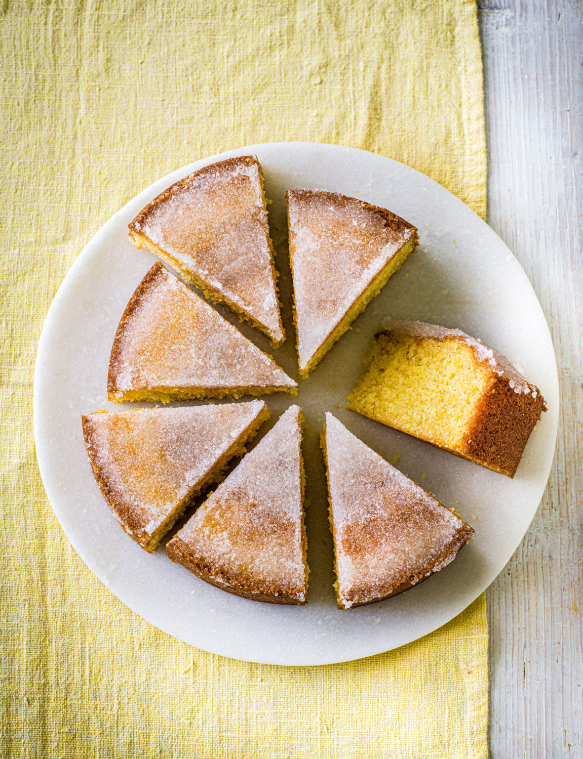 Mary Berry's Baking Bible: Revised and Updated: Over 250 New and Classic Recipes main image 1