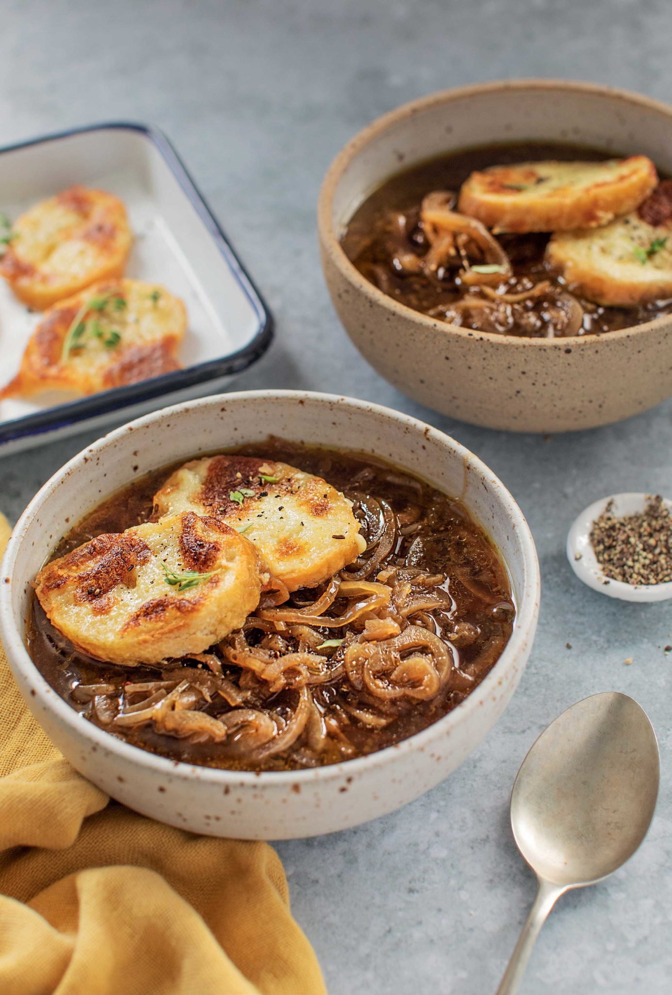 Bored of Lunch Slow Cooker French Onion Soup Recipe