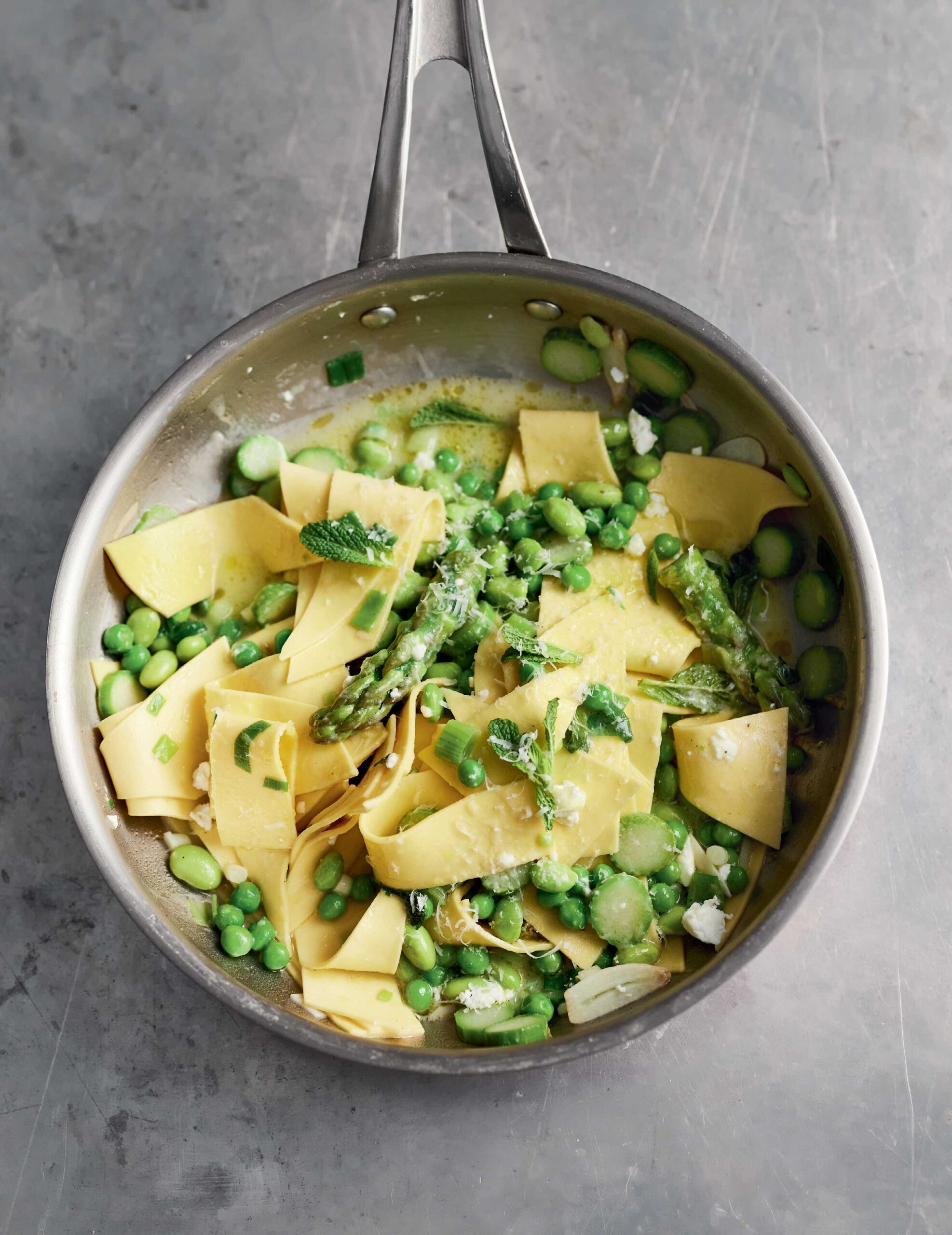 Jamie Oliver Quick One-pot Asparagus & Pea Pasta Recipe | One