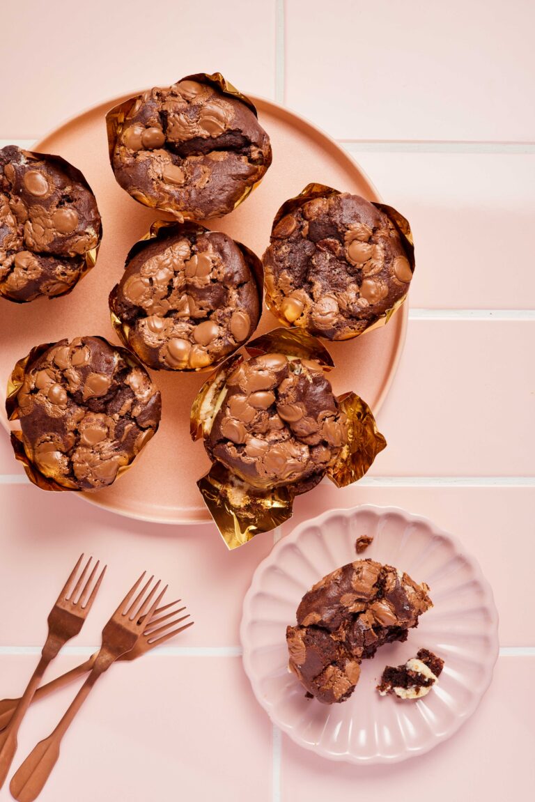 chocolate cheesecake muffins