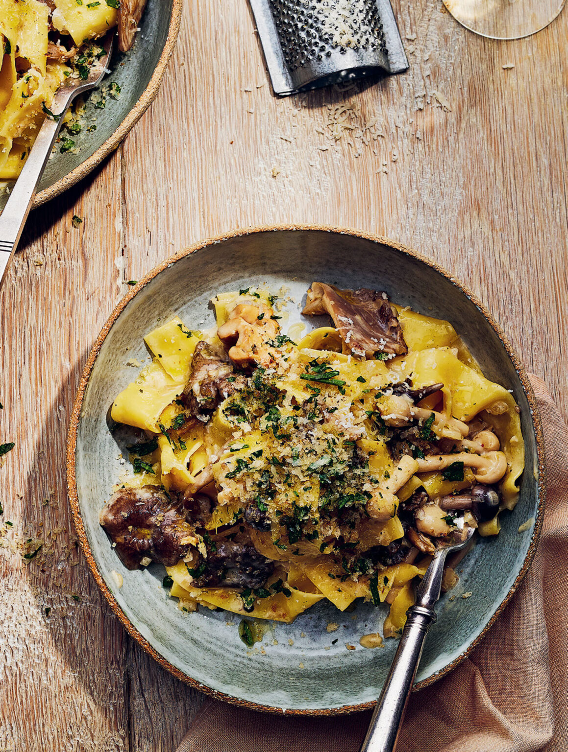 Jamie Oliver's 5-ingredient Garlic Mushroom Pasta Recipe | Quick & Easy