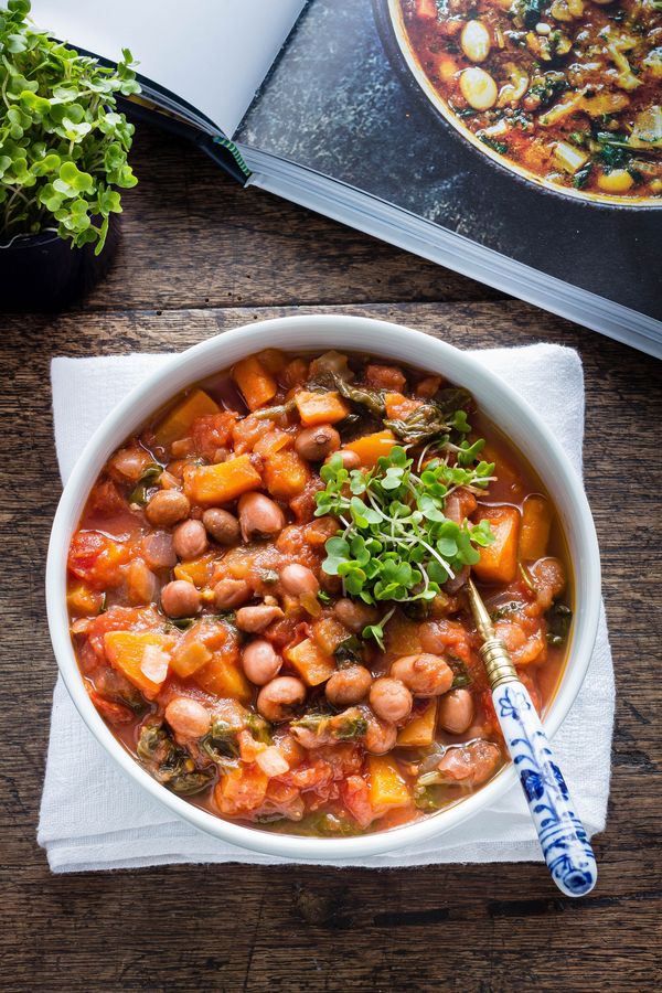 Minestrone | Hearty Italian Soup 