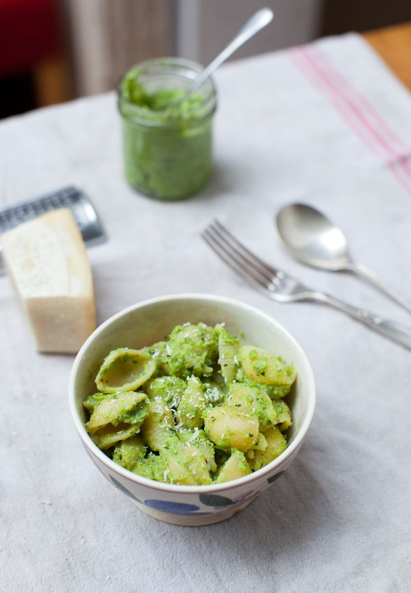 Easy Store Cupboard Pasta Recipes | Green Pea Pesto