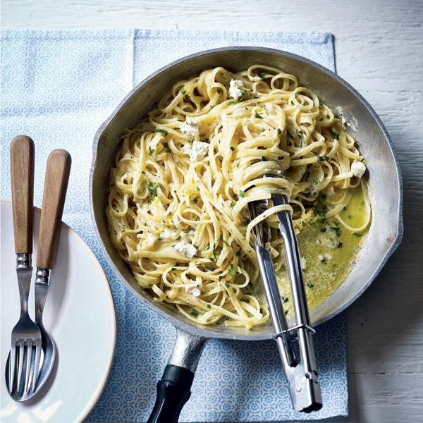 Easy One Pan Meals | Lemon Garlic Pasta